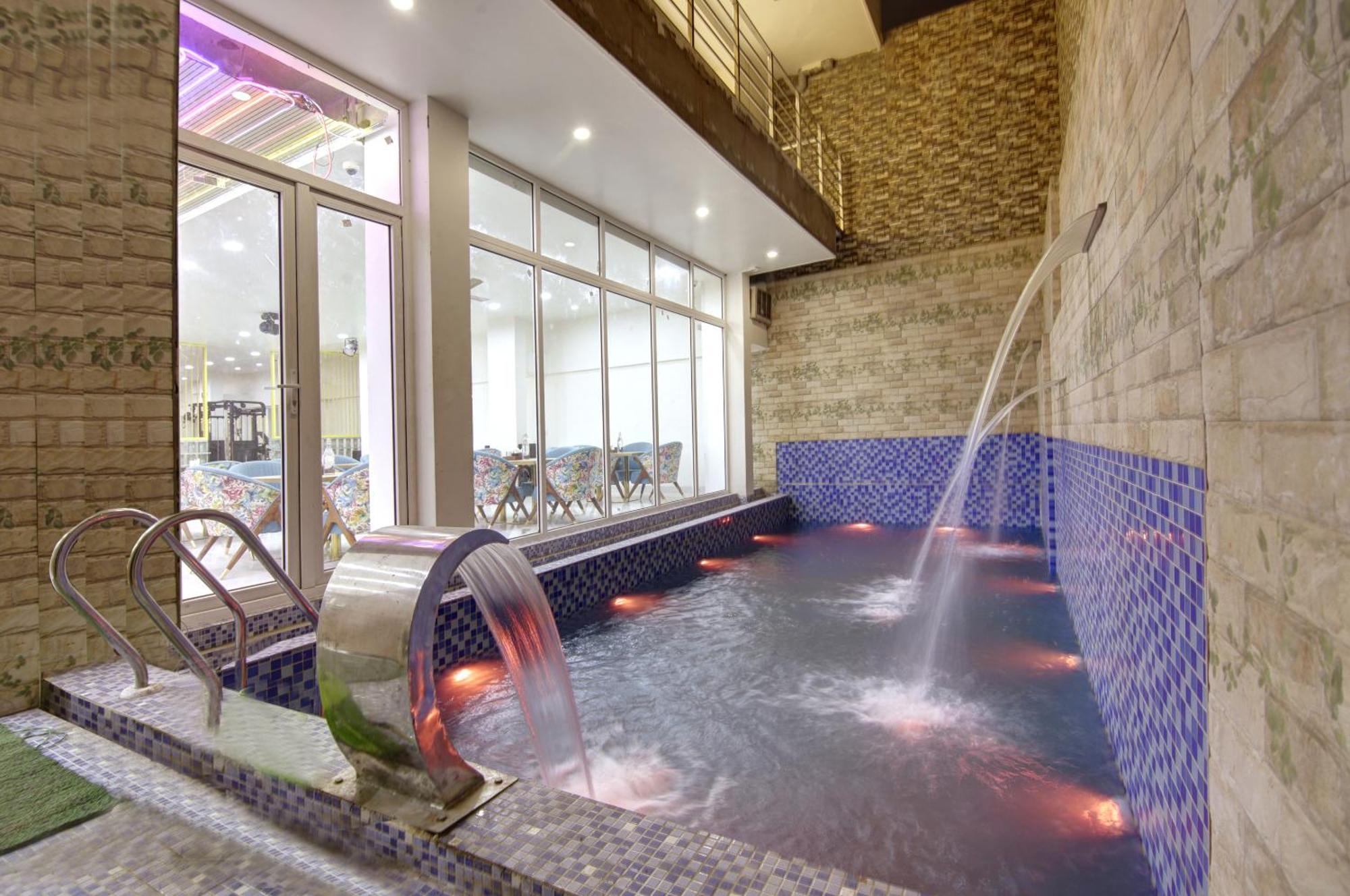 Aparthotel Anandam Club House Gurgaon Esterno foto